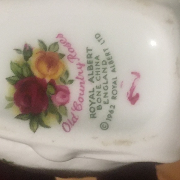 OLD COUNTRY ROSES - Picture 9 of 11